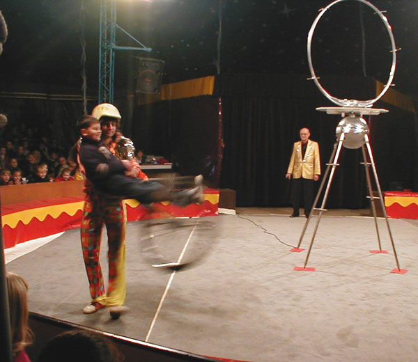 клоун моноцикл манец цирка