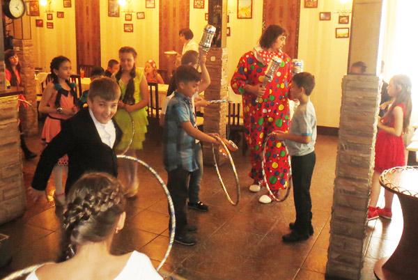 Активное участие детей - и мастер класс циркового исскуства
