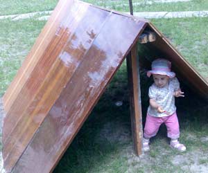 Деревянный детские домик